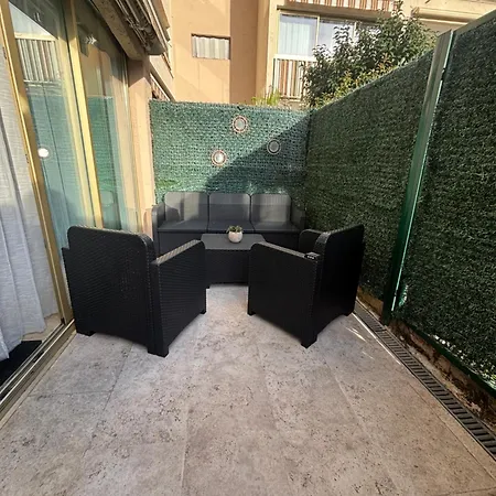 Les Pins Parasols سانت ماكسيم
